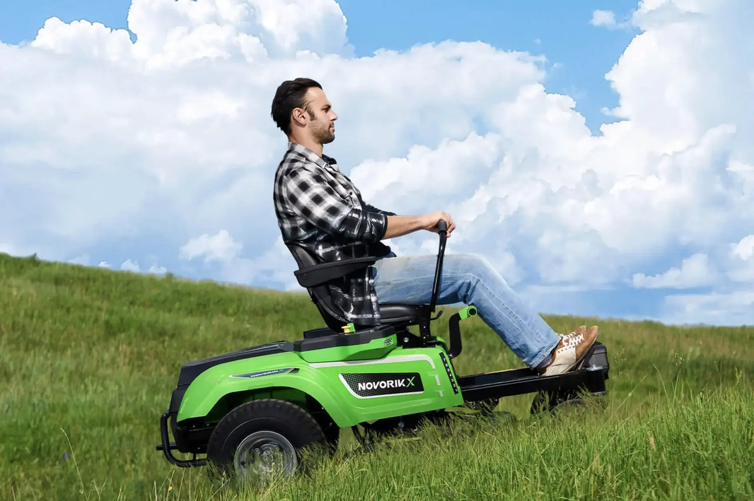 How-to-Use-Riding-Mowers-for-Autumn-Leaf-Cleaning-and-Winter-Snow-Removal NovorikX